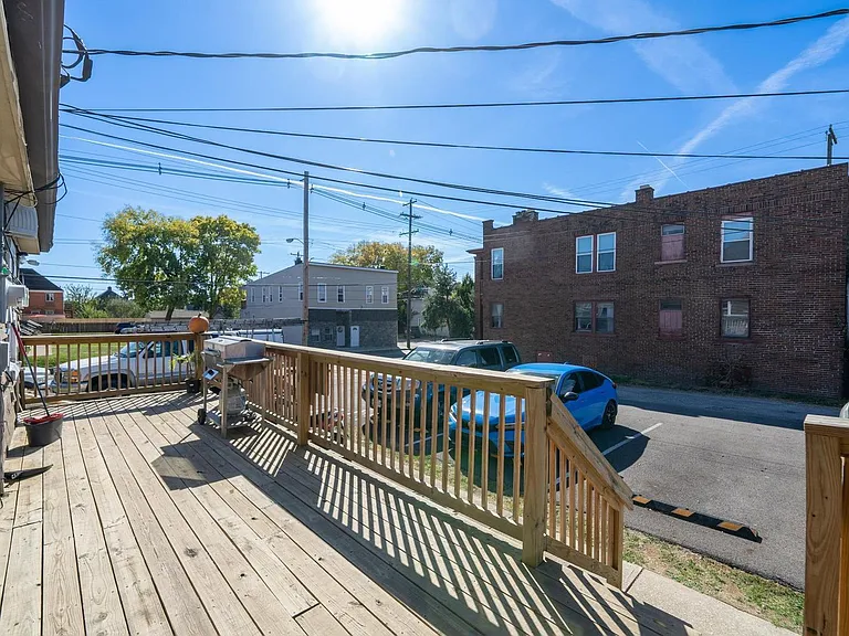 1363 Indianola Ave — Photo 29