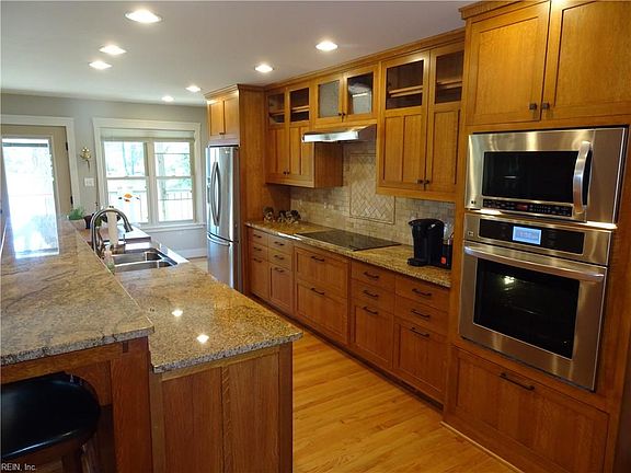 2nd image of 905 General Beauregard Dr