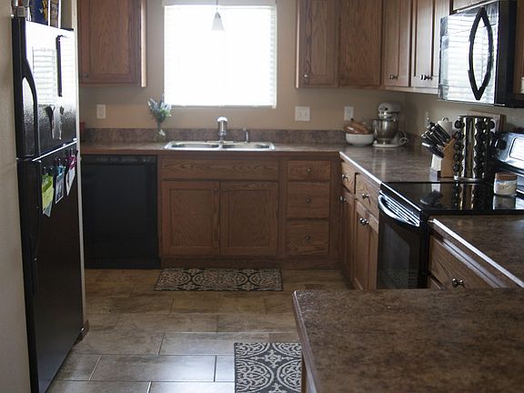 3rd image of 428 Highland Grove Dr
