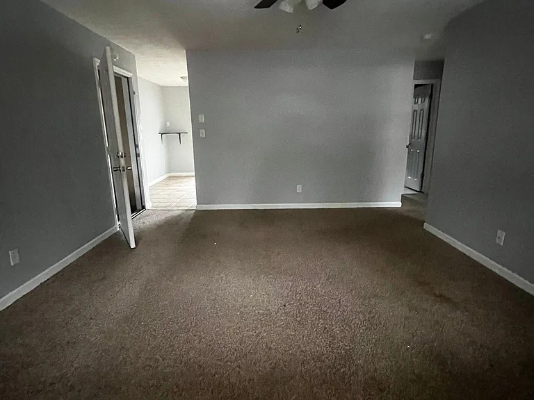 1806 Parkwood Ln #3 — Photo 6