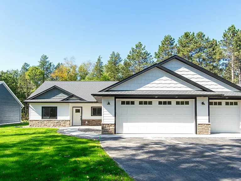 11553 Forestview Dr — Photo 2