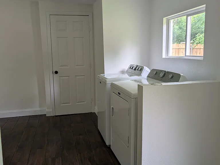 1200 S Wine St — Photo 11
