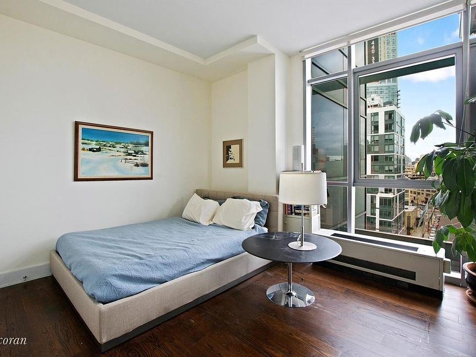 2nd image of 2626 Jackson Ave APT 901