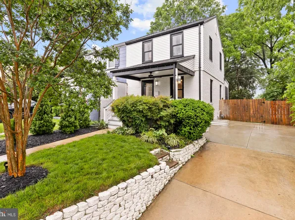 2711 Fort Dr, Alexandria, VA 22303