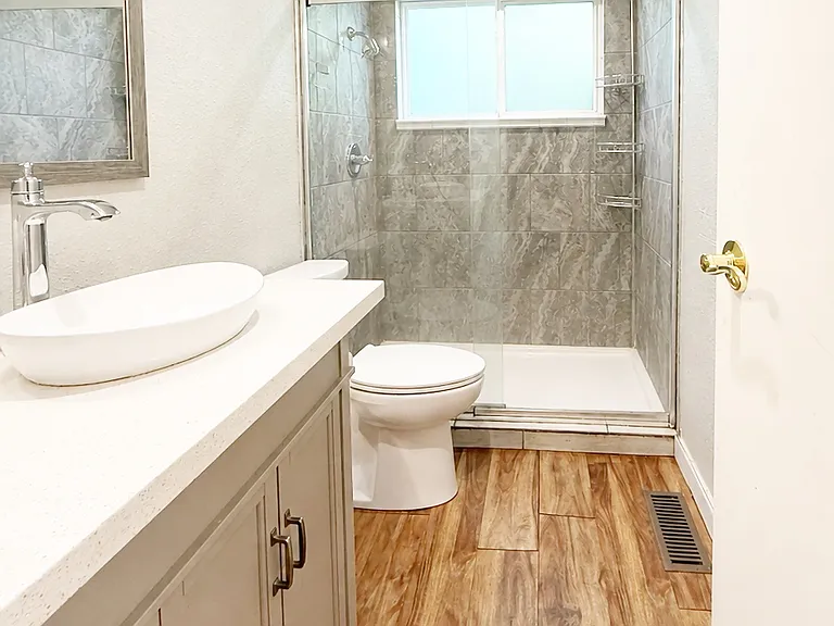 716 Parkway Ct NE — Photo 13