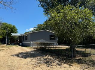 1126 S Wall St, Belton, TX 76513