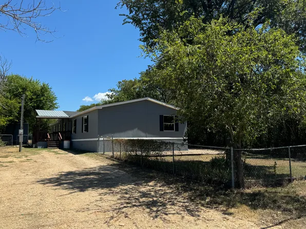 1126 S Wall St, Belton, TX 76513