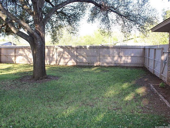 4th image of 1004 E San Marcos