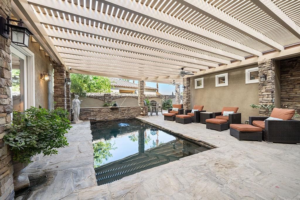 61016 Desert Rose Dr