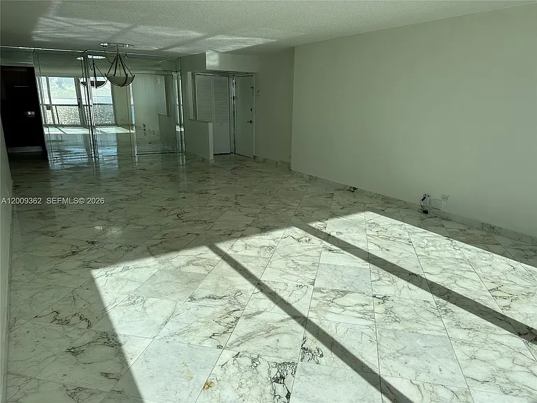 6039 Collins Ave #826 — Photo 5