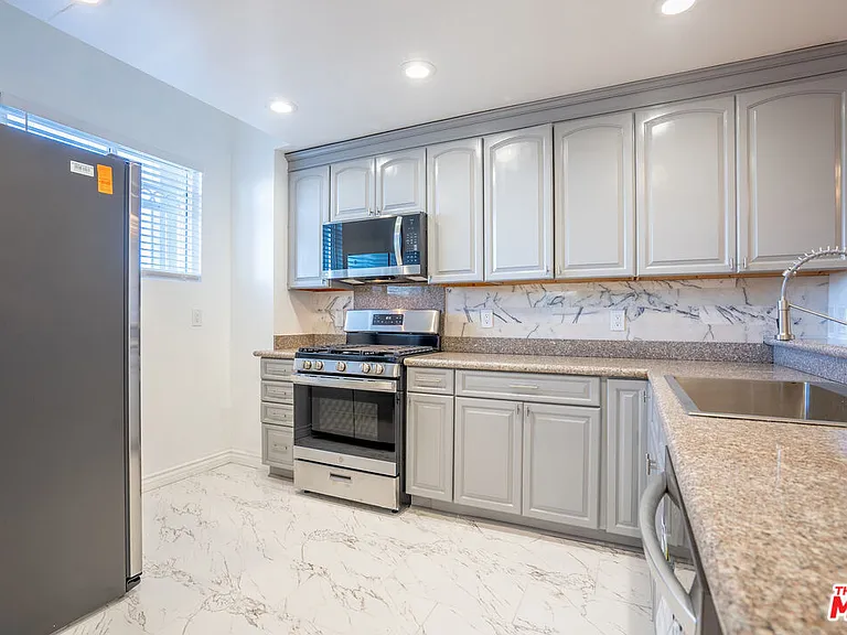 1030 S Norton Ave #6 — Photo 4