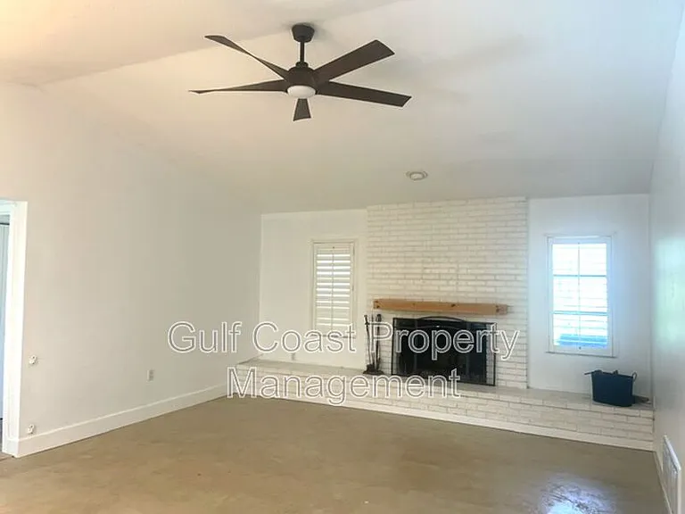 5677 Beneva Woods Cir — Photo 23