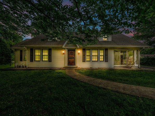 609 W Main St, Waverly, TN 37185