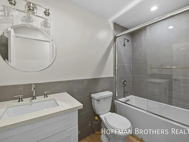 649 N Spaulding Ave #1/4 — Photo 11
