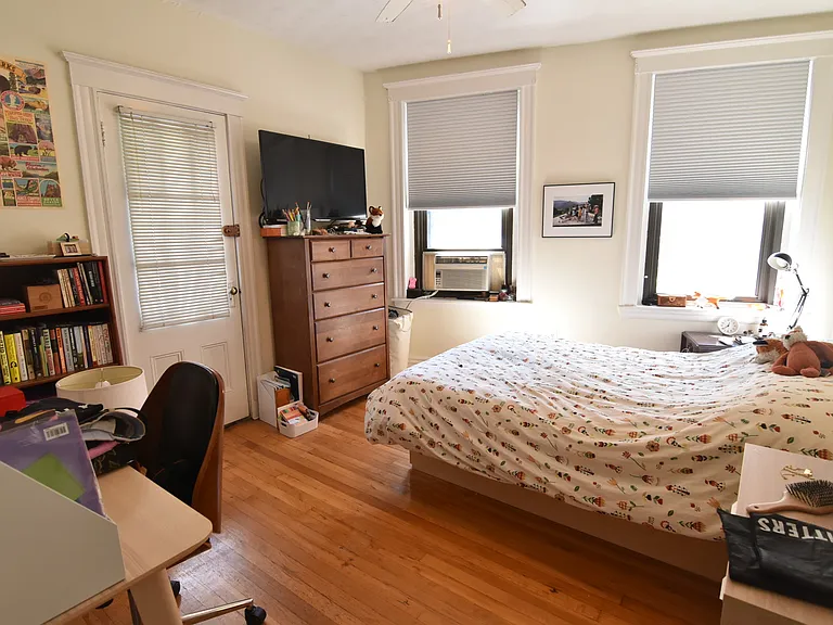 1762 Commonwealth Ave #6 — Photo 2