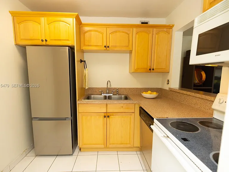 10385 N Kendall Dr #P1 — Photo 13