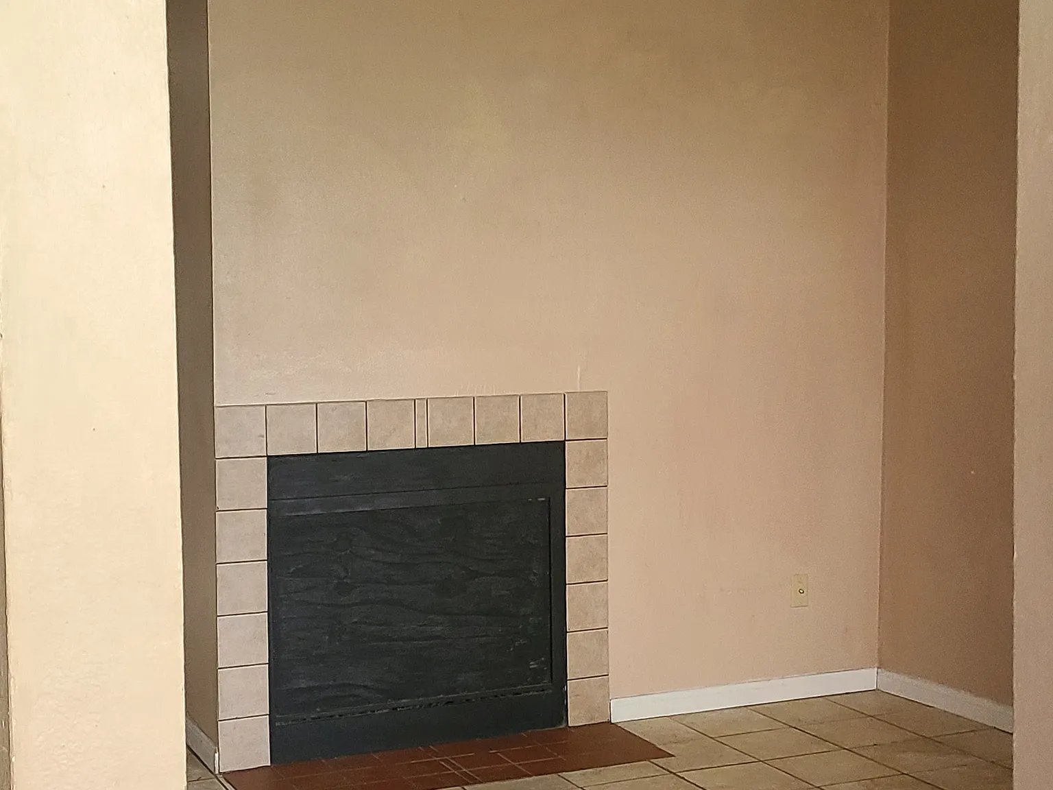 2 bed, 1.5 bath, 1000 sqft, $990 — Photo 3