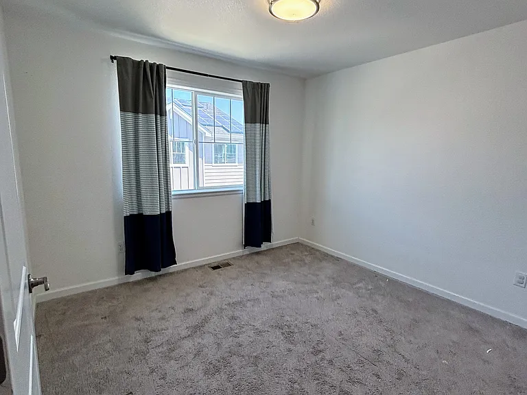 Guest Bedroom 1 (3rd Floor)