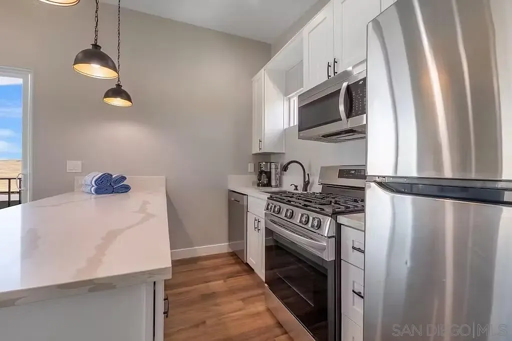 Bay Vista — Photo 3