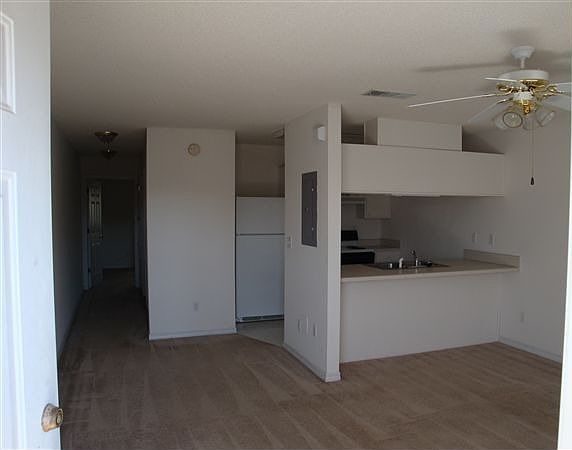 Oakmont 1 br emtry
