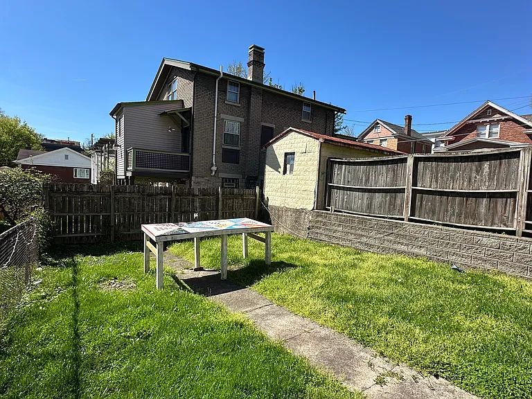 2333 Flora St — Photo 12