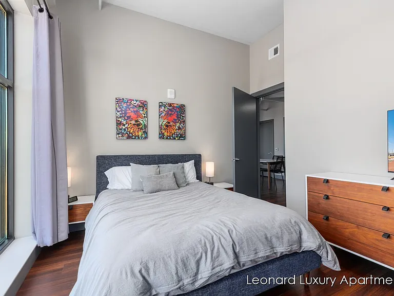 The Leonard Luxury Apartments — Photo 72