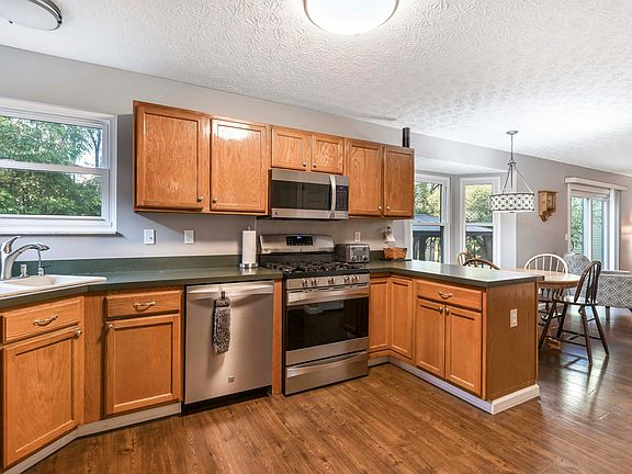 4th image of 174 Dogwood Dr