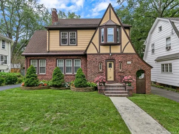 105 Swarthmore Street, Hamden, CT 06517