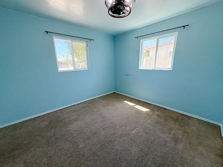 2801 W Glenrosa Ave — Photo 13