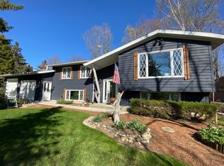 450 Bluebird Ln, Sheboygan Falls, WI 53085