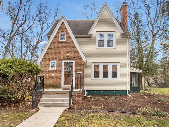 5 Wenonah Dr, Pontiac, MI 48341