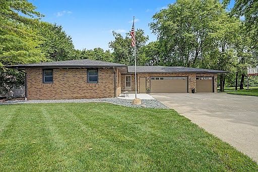 1st image of 2349 Lakeview Dr
