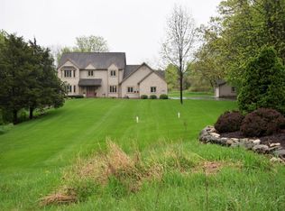 S73W25145 High Ridge Dr, Waukesha, WI 53189