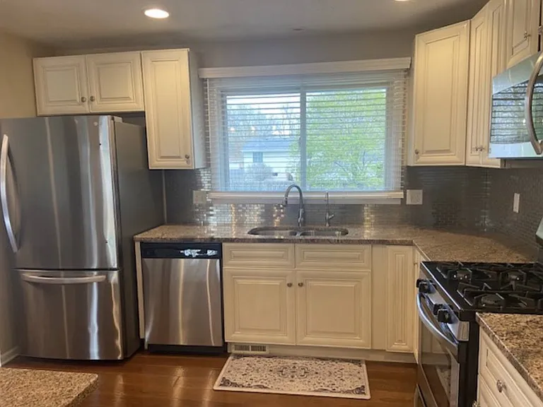 3600 Trenton Ln N — Photo 8