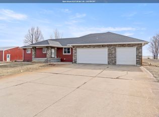 1438 220th St, Sergeant Bluff, IA 51054