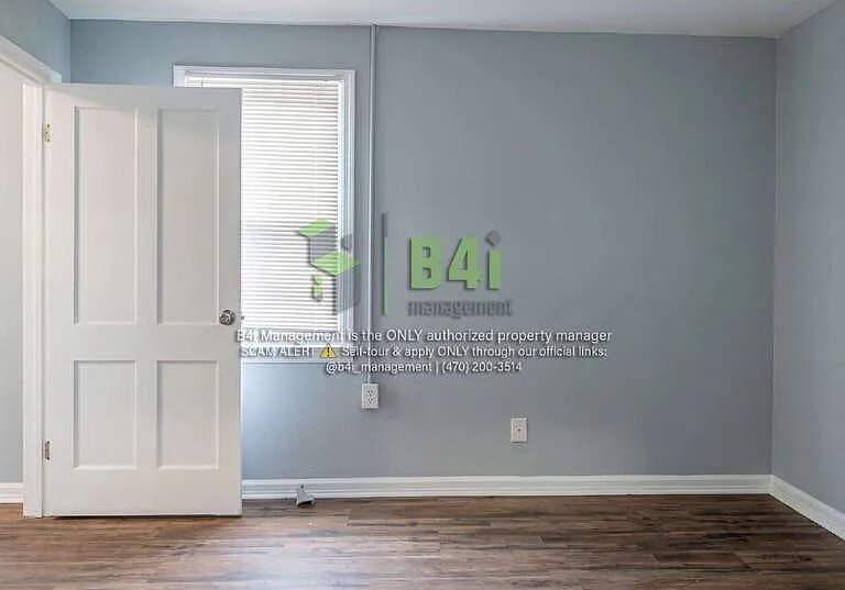 2344 Banks Ave — Photo 7