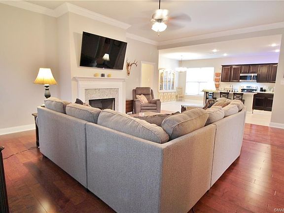 3rd image of 1572 Riverview Ln