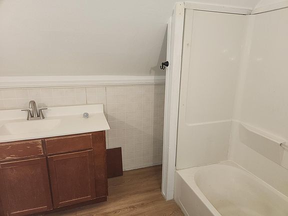 2nd image of 603 23rd Ave SW