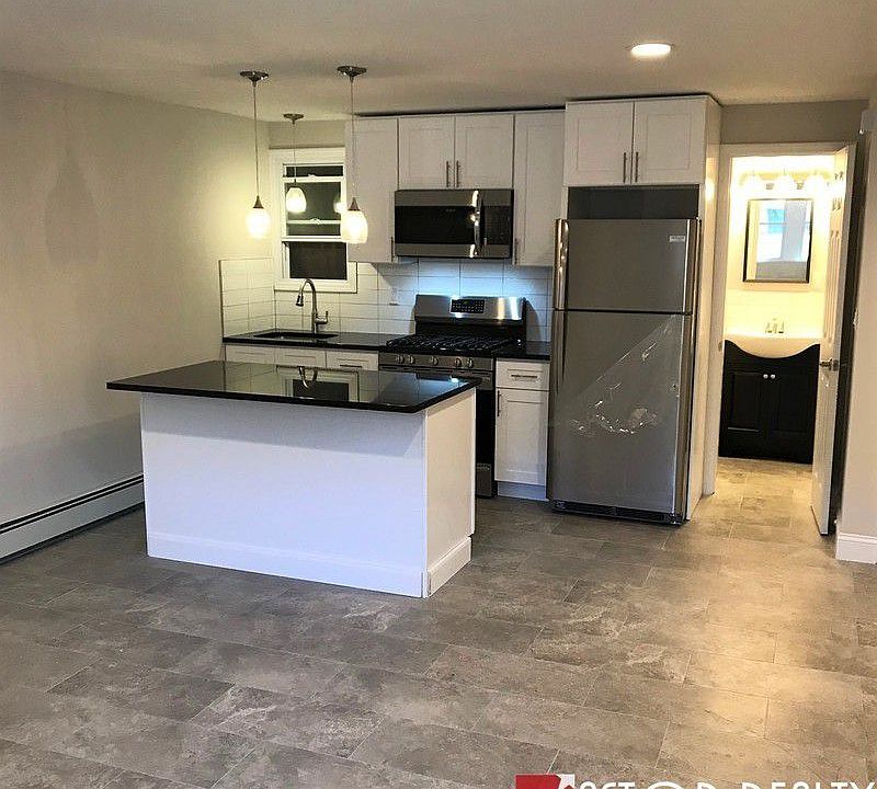1st image of 2581 48th St #1