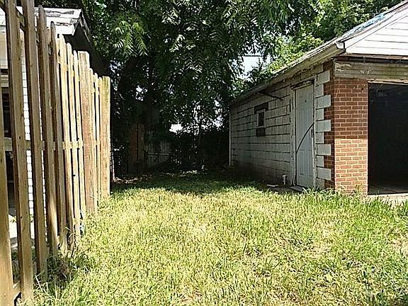 3rd image of 8121 Maryland Ave