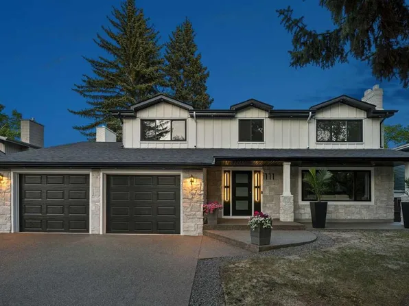111 W Canata Close SW, Calgary, AB T2W 1P8