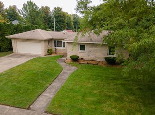 601 E Main St, La Crosse, IN 46348