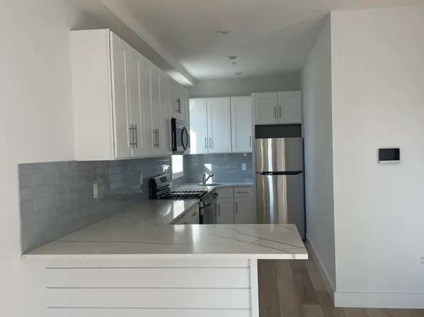 6800 Madison St #2R, West New York, NJ 07093