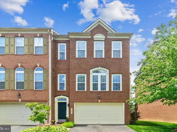 4682 Helen Winter Ter, Alexandria, VA 22312