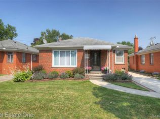 8126 Dale St, Dearborn Heights, MI 48127