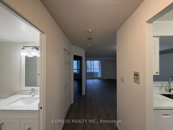 18 Hillcrest Ave, Toronto, ON