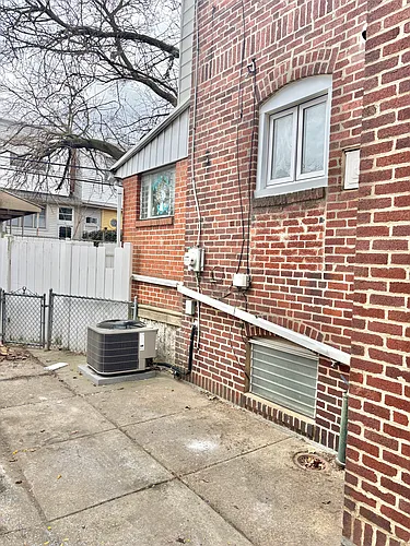 7013 Cottage St Photo 1
