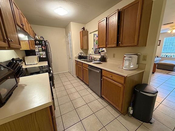 4th image of 836A W Georgia St