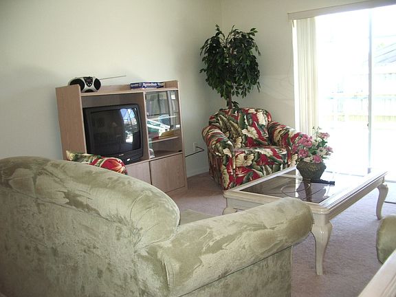 3rd image of 1654 Oak Hill Trl