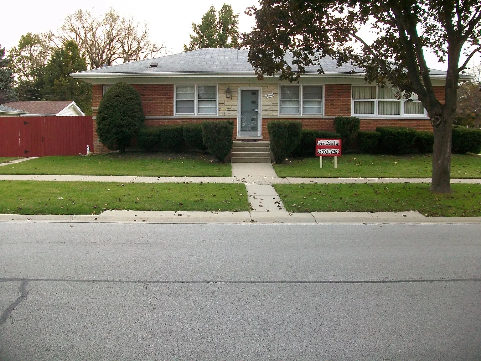 10640 Windsor Dr photo 1